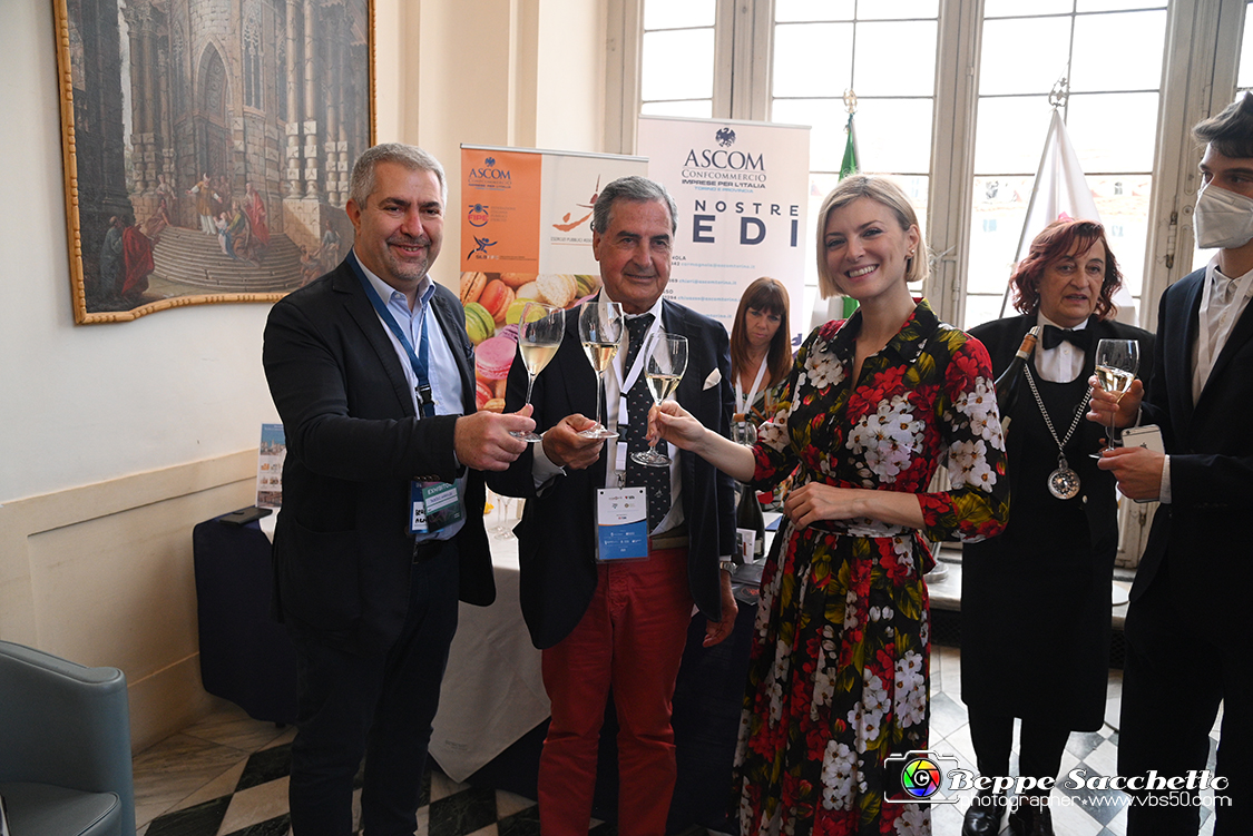 VBS_1853 - Eurovision Media Centre - Fellow, Bandakadabra e Bianco.jpg